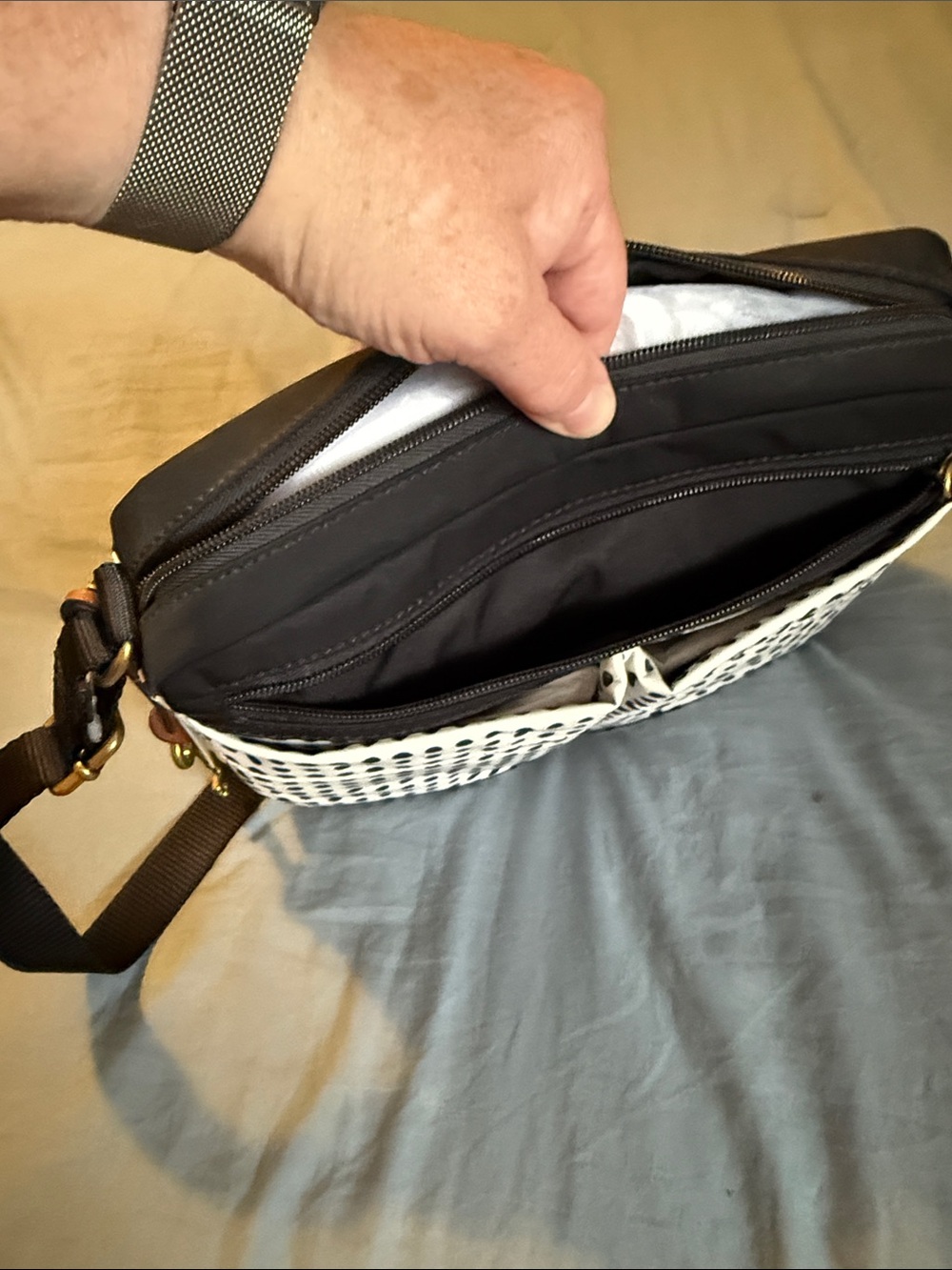 Fossil NWT Black and White Polka Dot Crossbody Bag - Picture 3 of 7